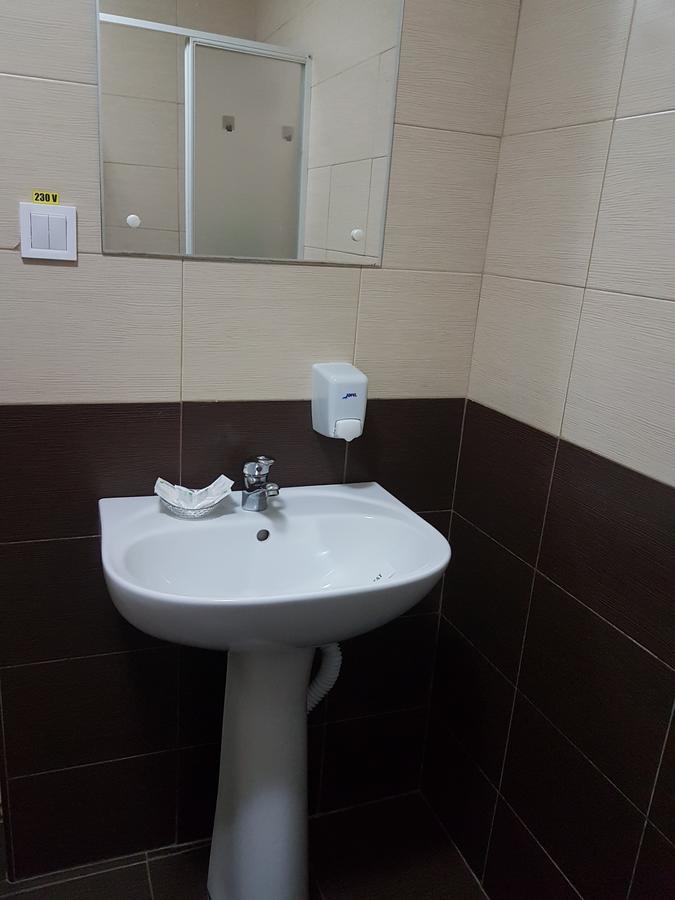 Casa Teilor Hotell Piteşti Exteriör bild