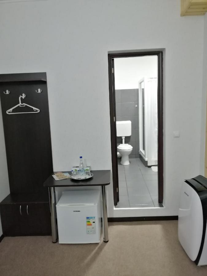 Casa Teilor Hotell Piteşti Exteriör bild